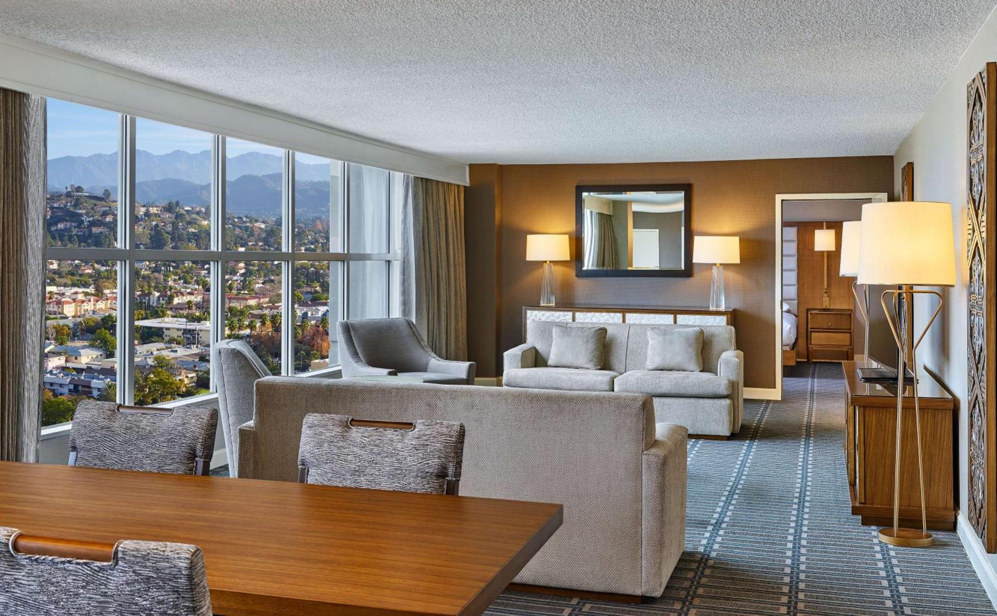 Hilton Los Angeles North-Glendale & Executive Meeting Center Extérieur photo