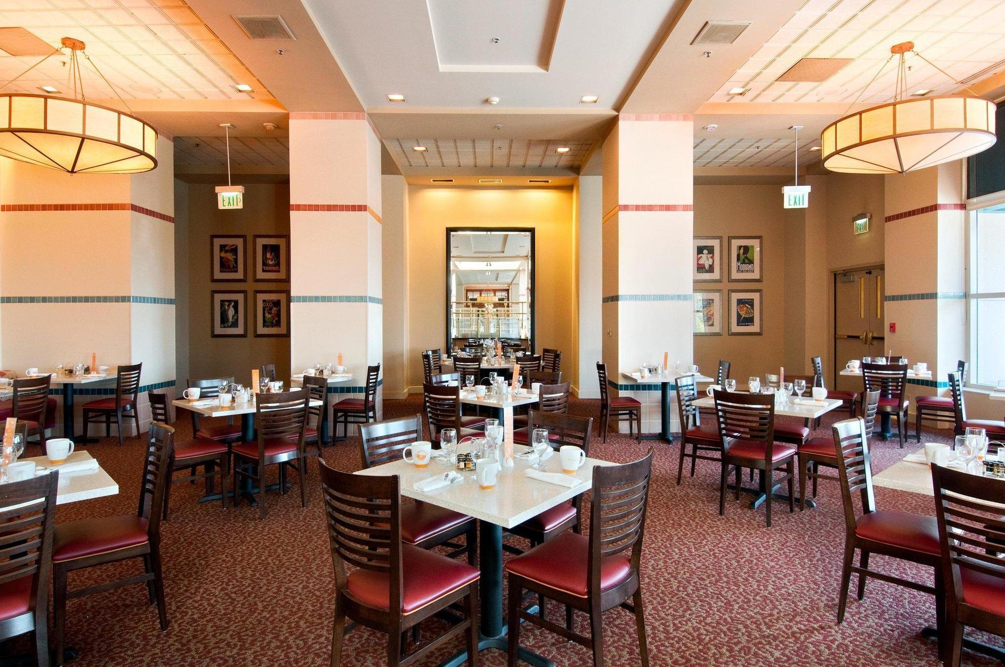 Hilton Los Angeles North-Glendale & Executive Meeting Center Extérieur photo